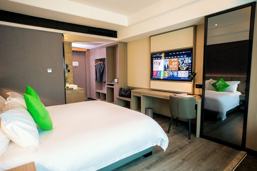 Deluxe Double Room, 1 Double Bed photo 2