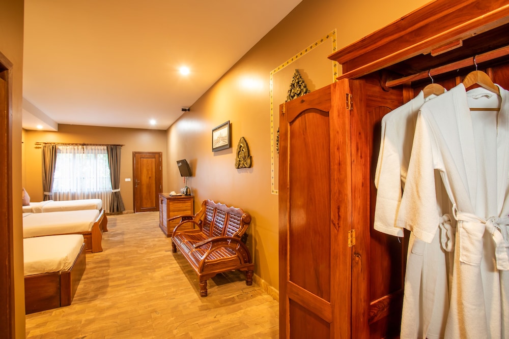 Deluxe Triple Room - Photo 15