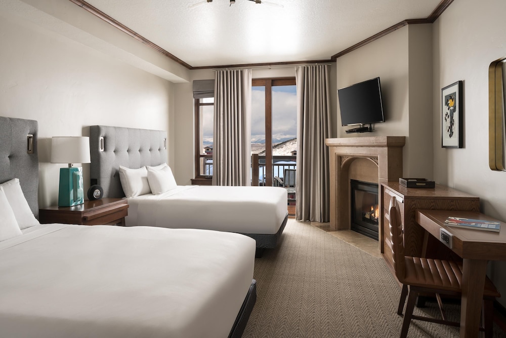 Deluxe Room, 2 Queen Beds, Balcony