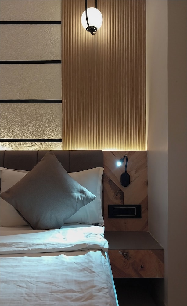 Signature Room - Photo 1