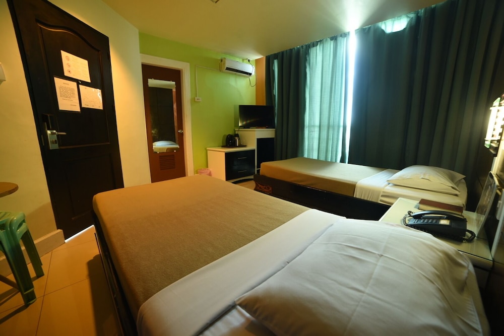 Deluxe Twin Room photo 3