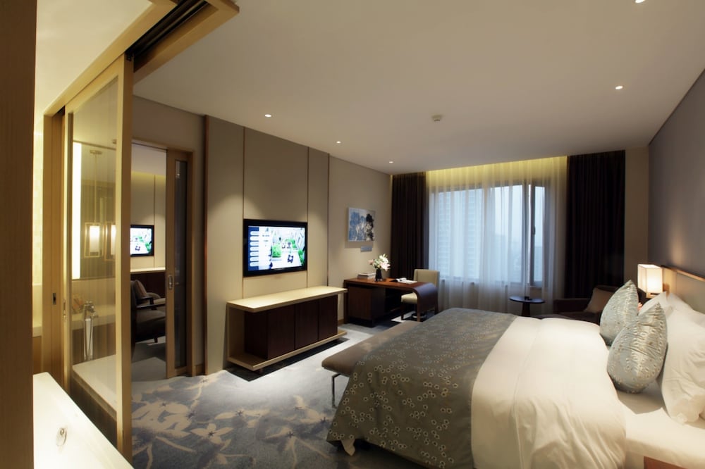 Deluxe Suite photo 3