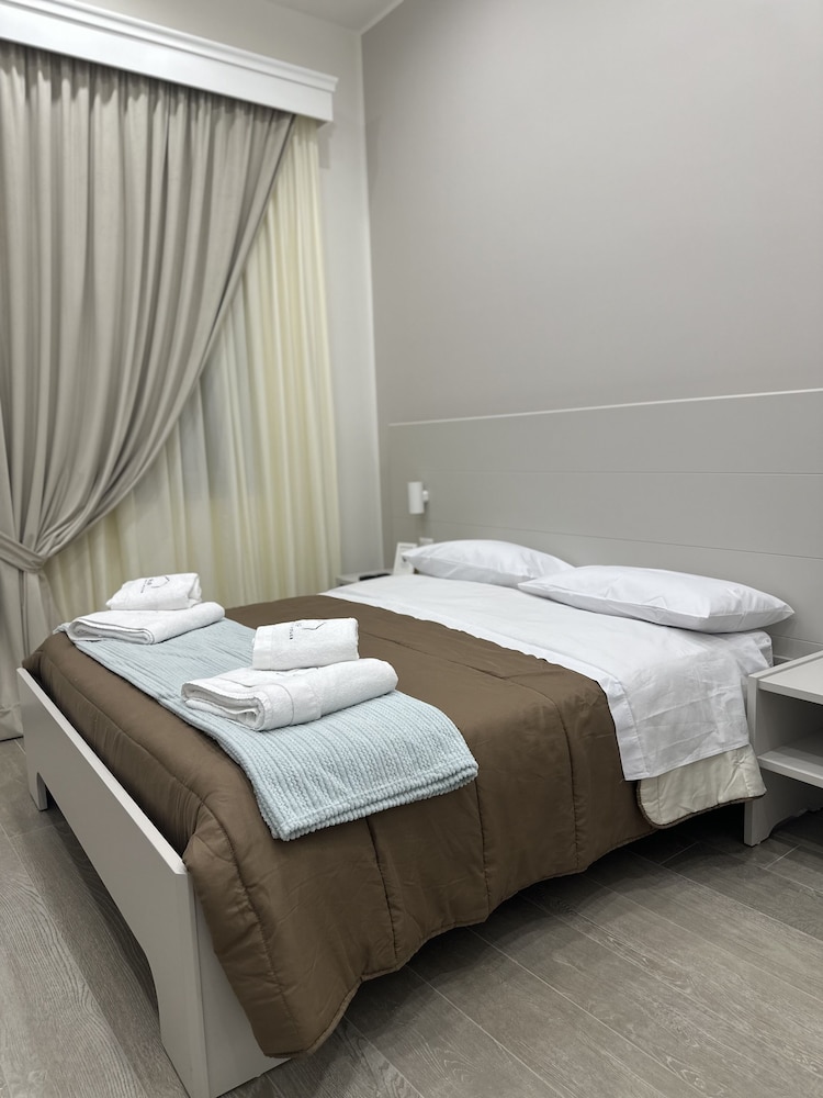 Deluxe Room (Napoli)