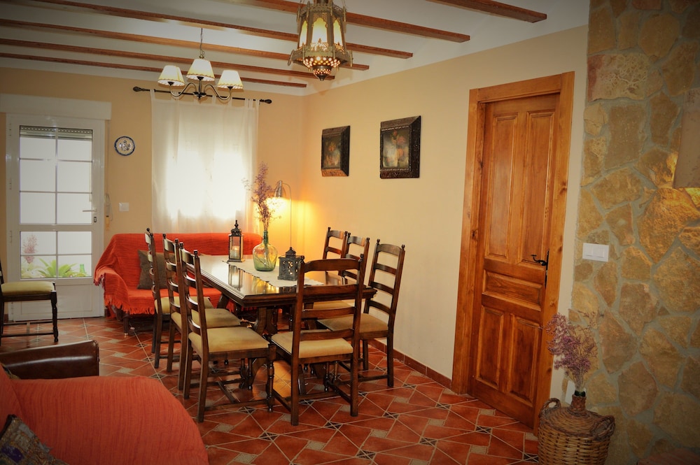 Villa, 5 Bedrooms, Private Pool photo 3