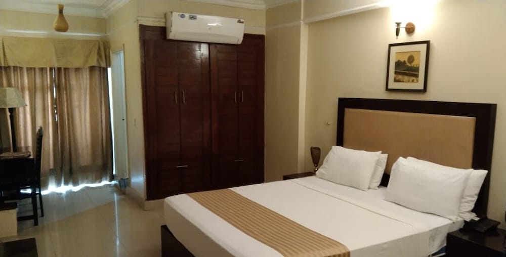 Deluxe Double or Twin Room photo 2