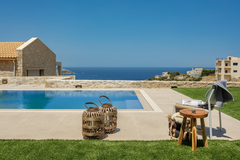 Villa photo 1