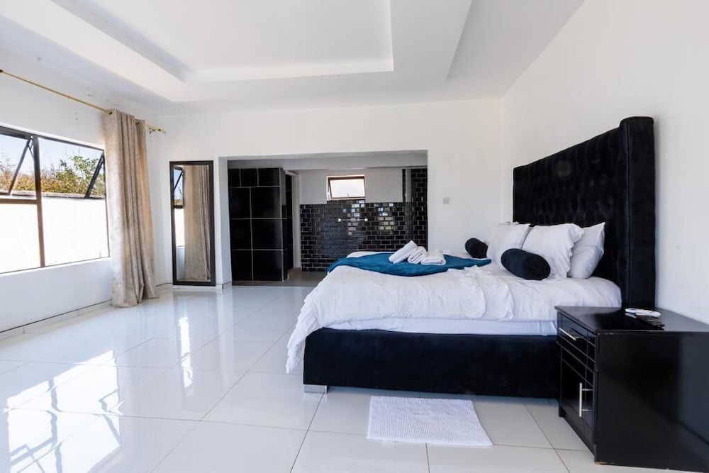 Standard House, 6 Bedrooms photo 1