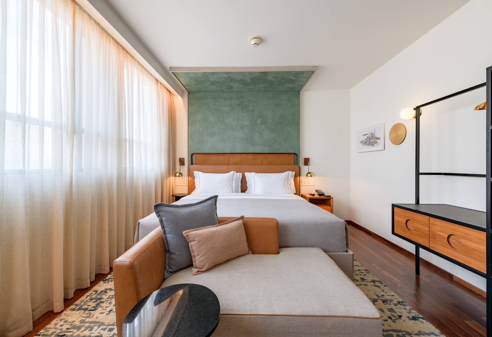 1 King Bed Premium Room thumbnail 5