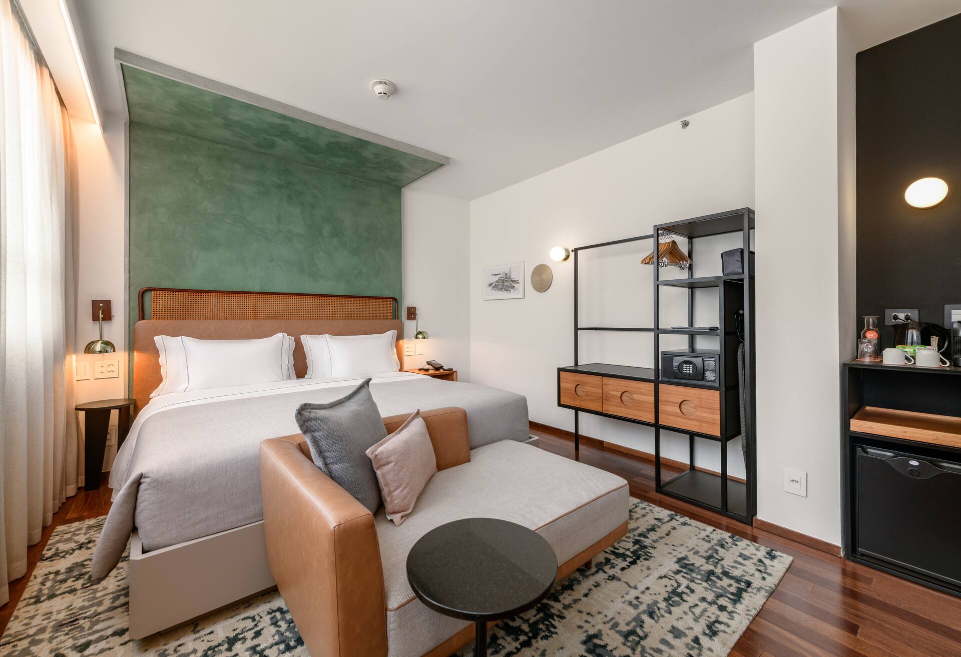 1 King Bed Premium Room thumbnail 6