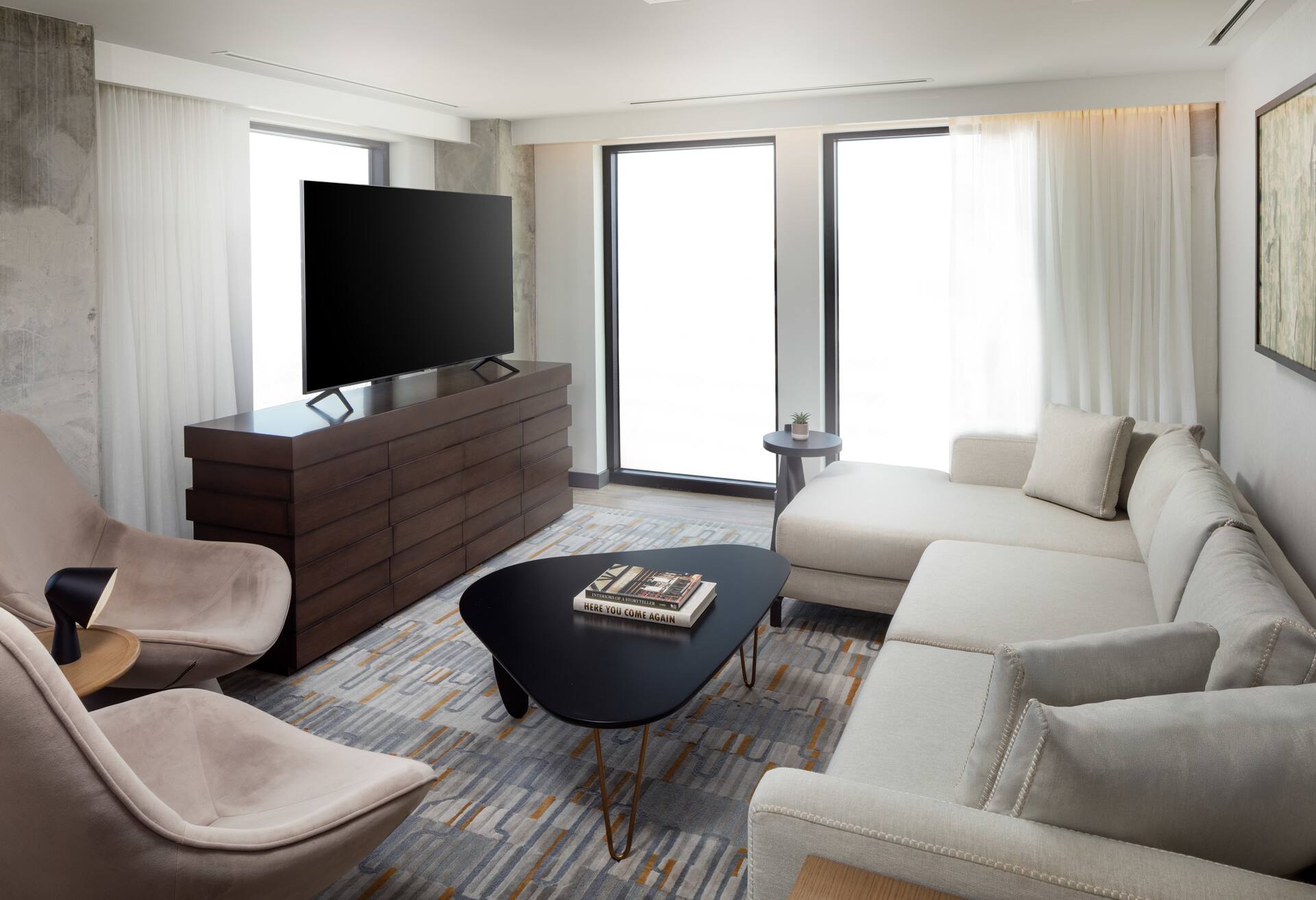 1 King Bed One Bedroom Suite City View thumbnail 5