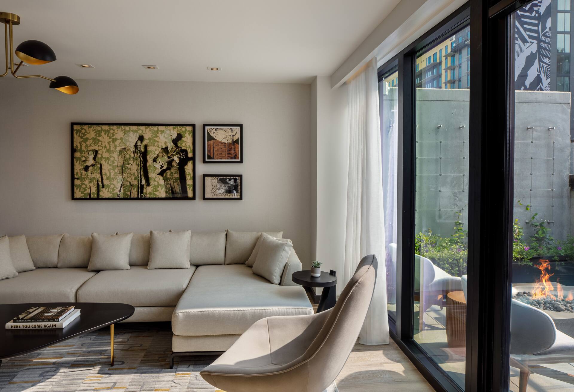 1 King 1 Bedroom Suite W/soaking Tub Terrace thumbnail 6