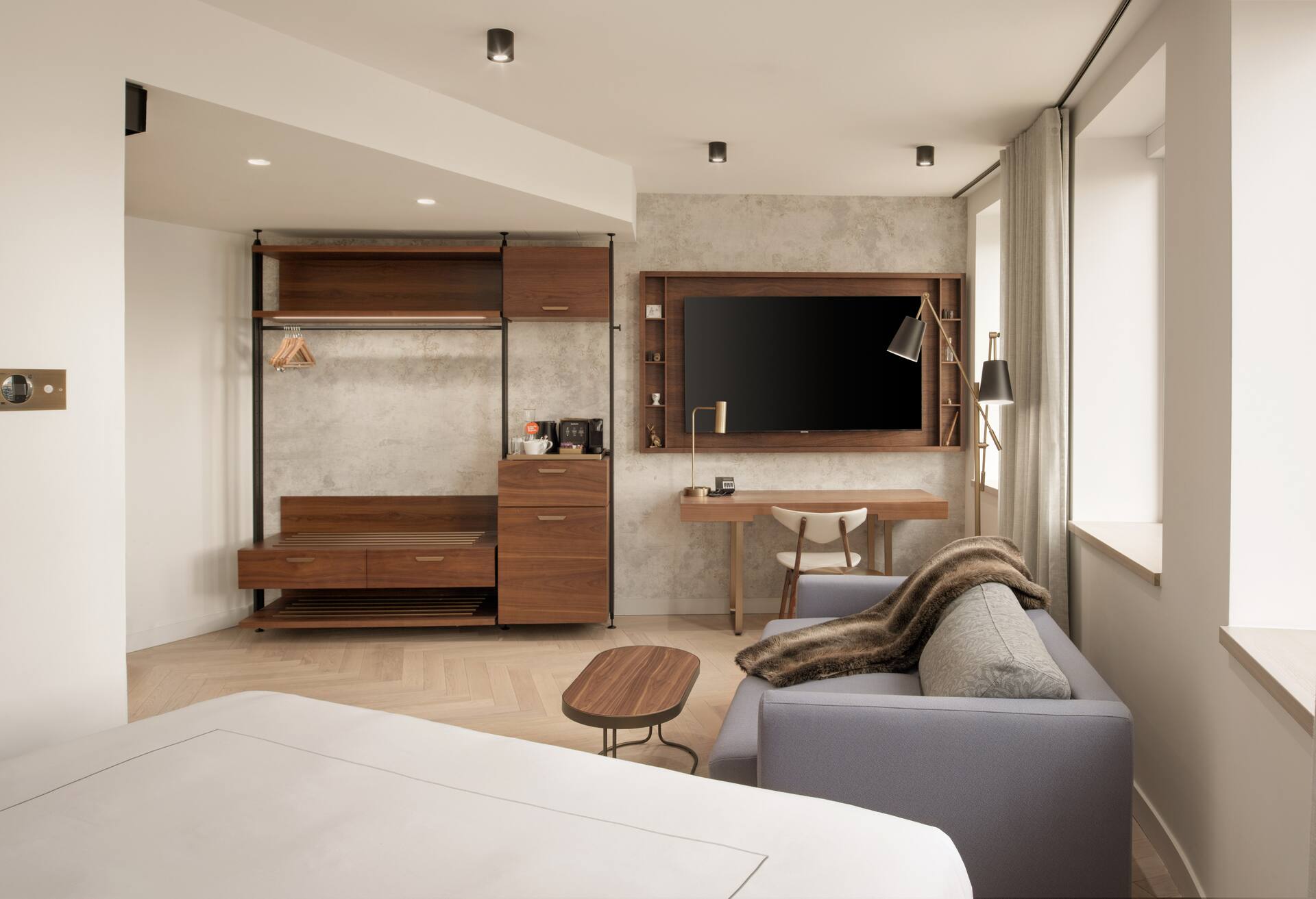 King Junor Suite with Sofa photo 3