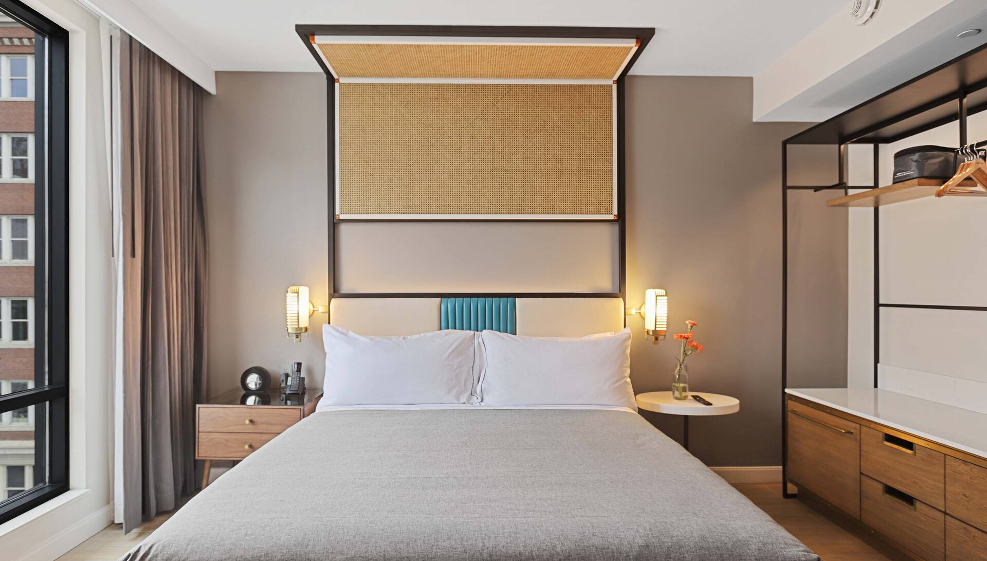 1 King Bed Room