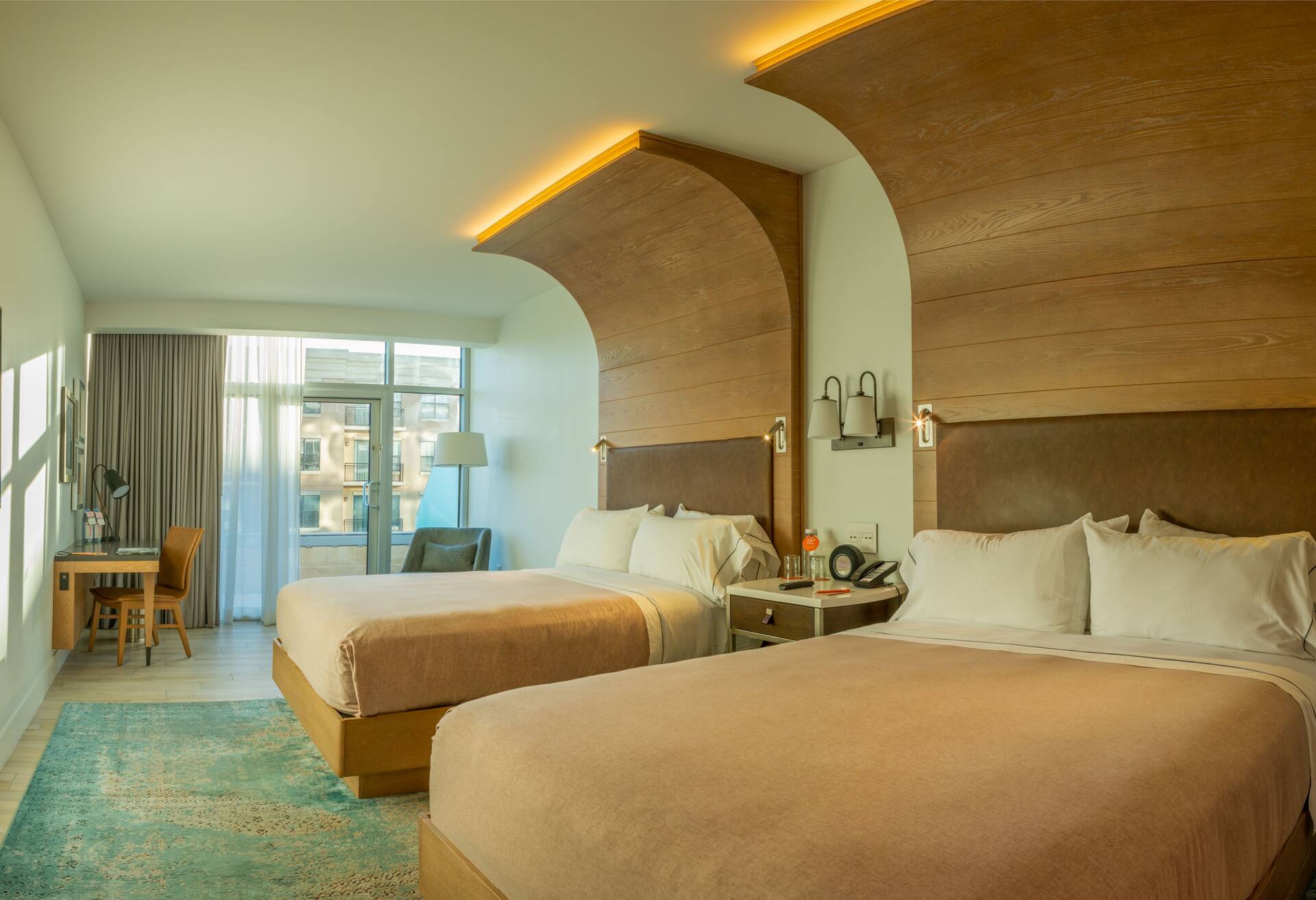2 Queen Beds with Terrace