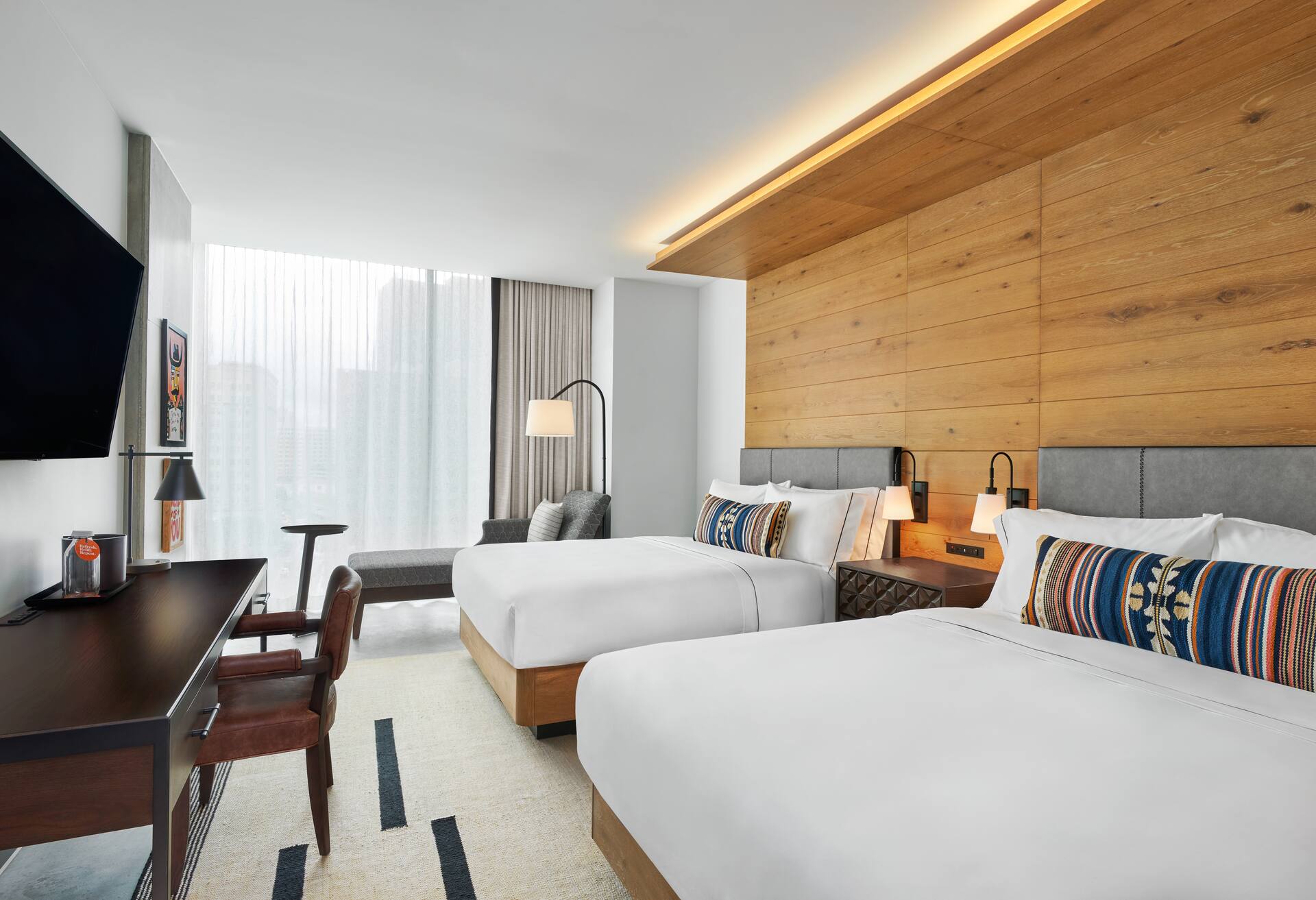 2 Queen Beds Room