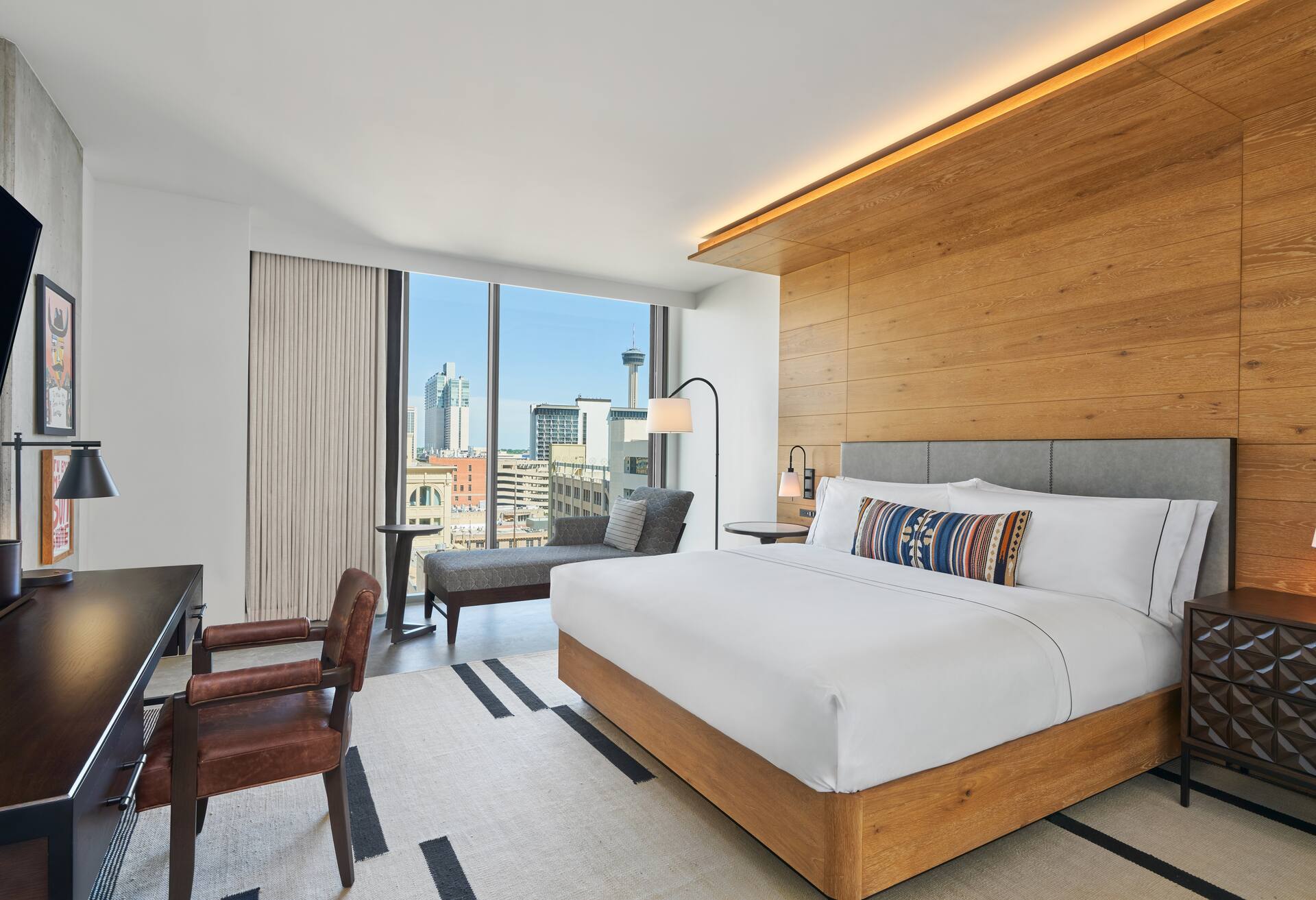 1 King Bed Deluxe Room
