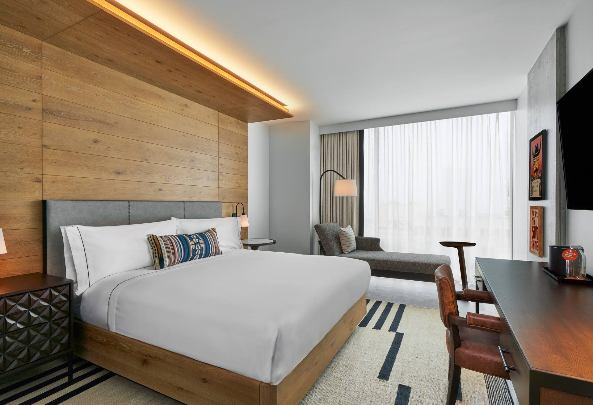 1 King Bed Room