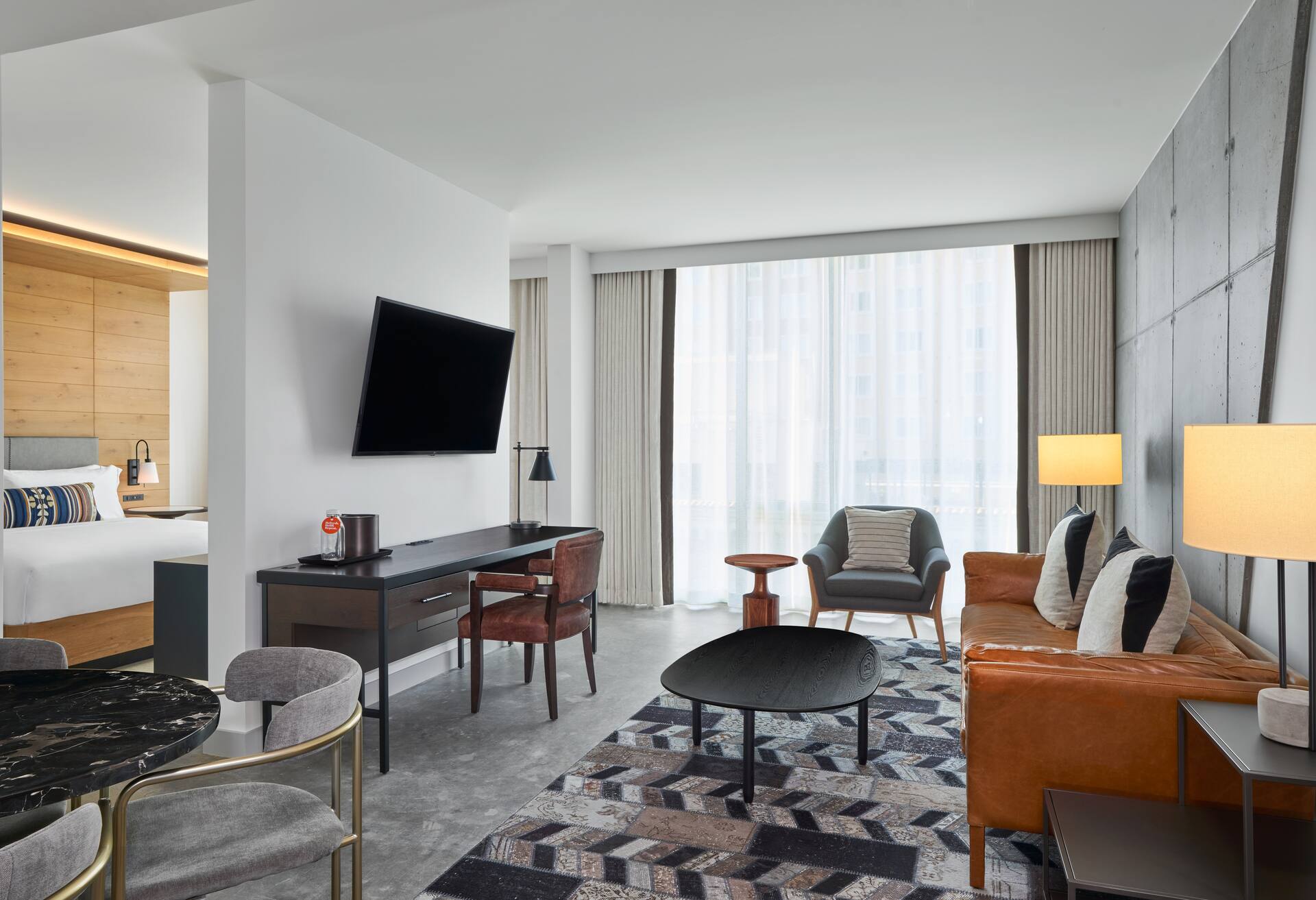 1 King Bed Suite with Riverwalk View