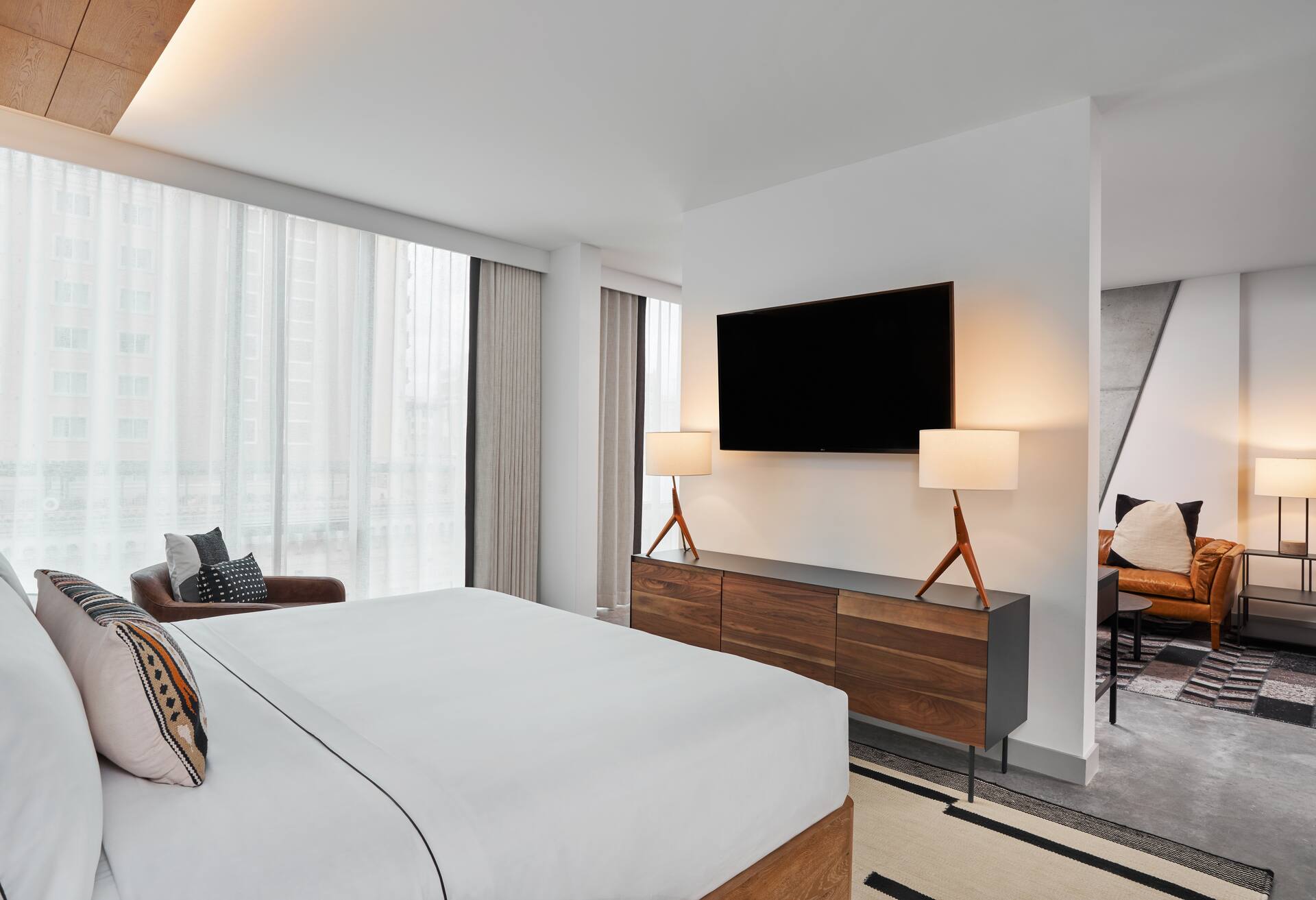 1 King Bed Suite with Riverwalk View