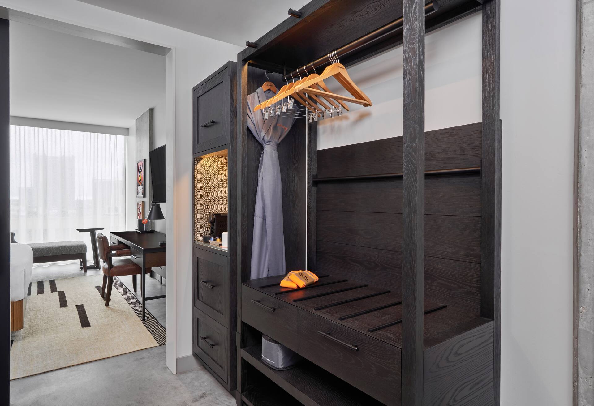 1 King Bed Deluxe Room