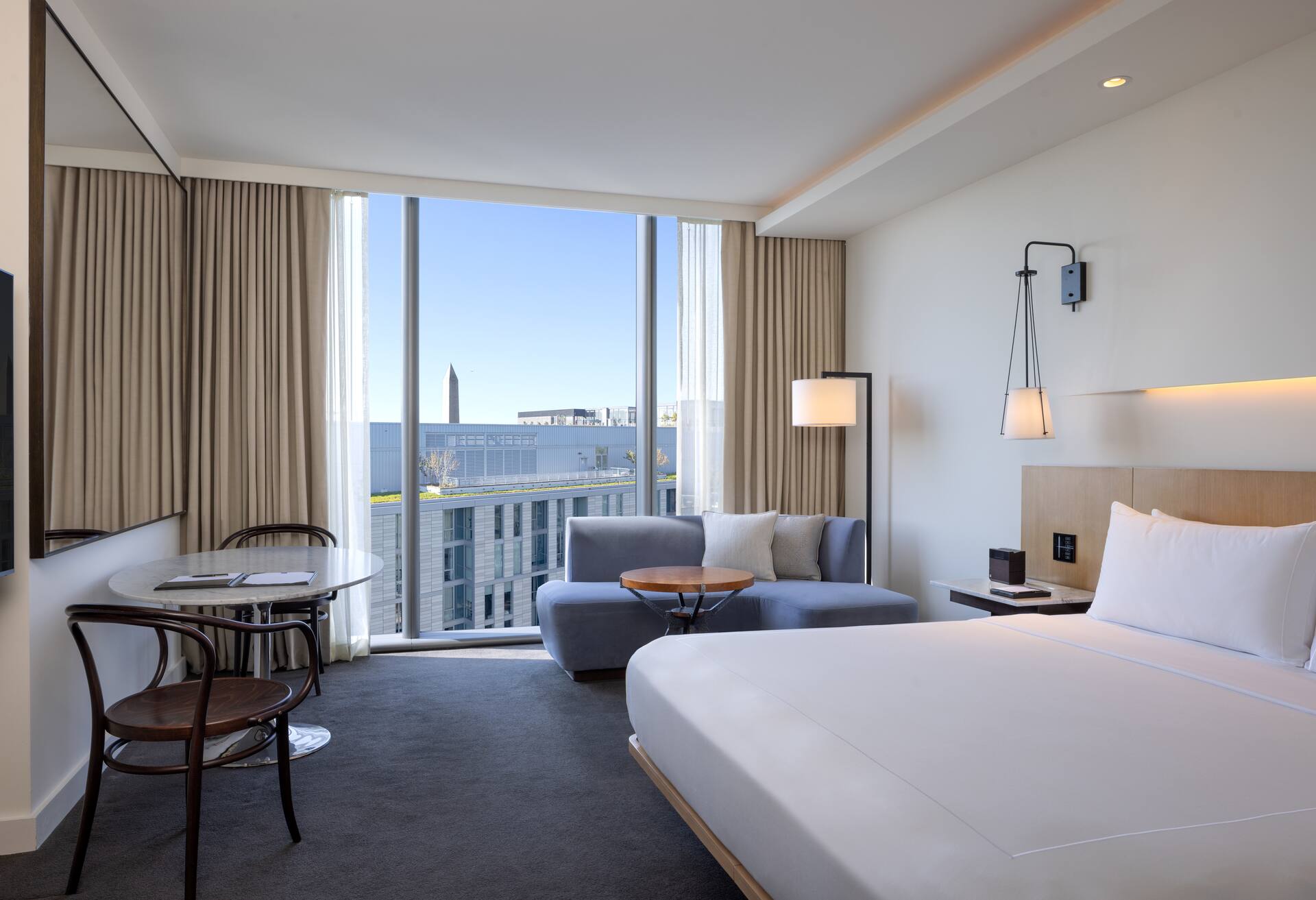 Capitol Suite - 1 King Bed