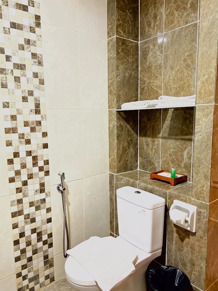 Superior Single Room, 1 Double Bed, No Windows - Photo 2