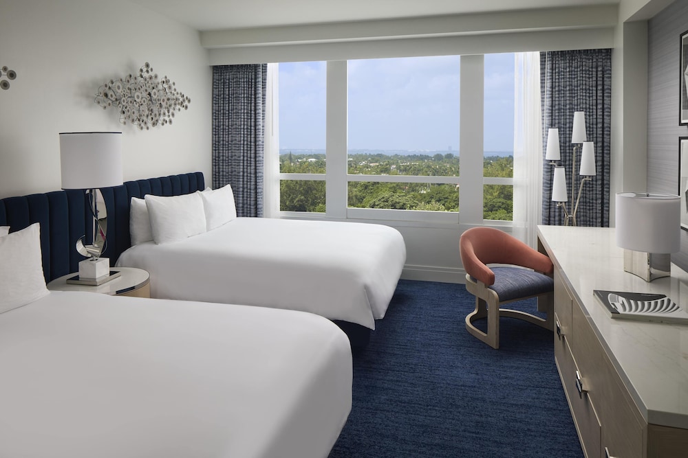 Deluxe Bayview Room, 2 Queen Beds