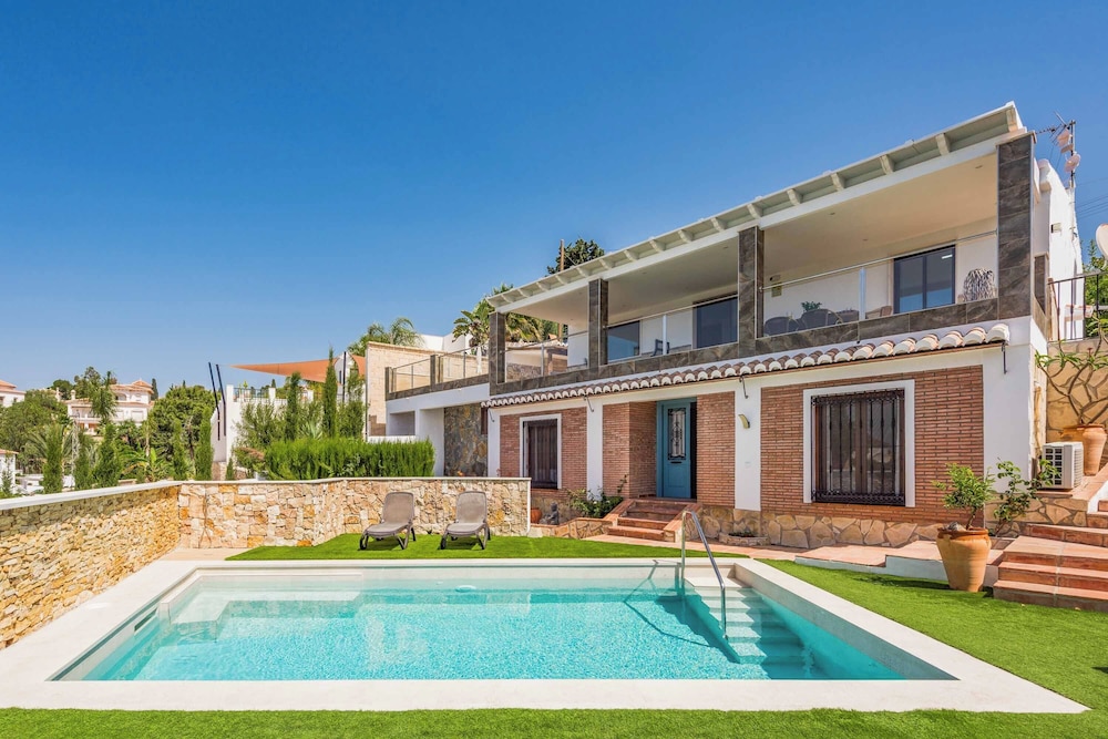 Villa (4 Bedrooms)