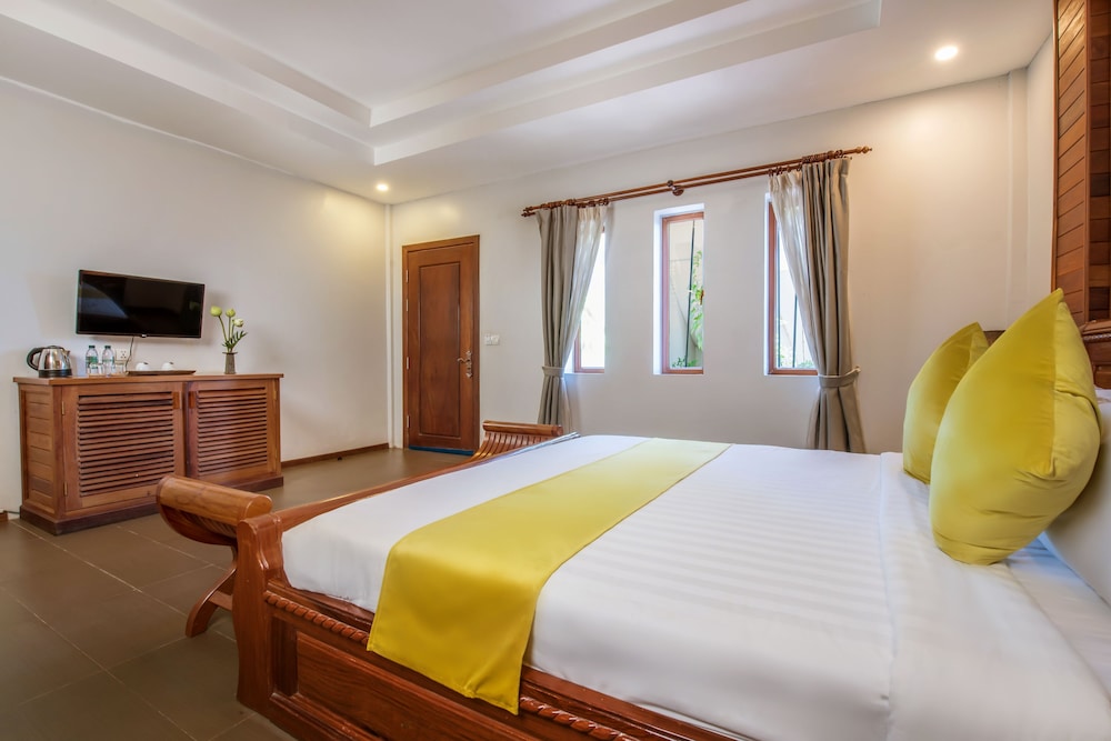 Suite, 1 King Bed - Photo 15