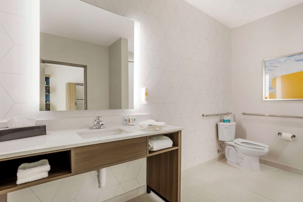 Suite, 2 Queen Beds, Non Smoking (Efficiency)