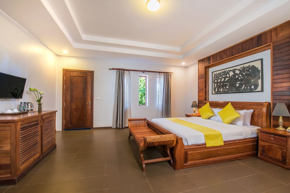 Suite, 1 King Bed - Photo 16