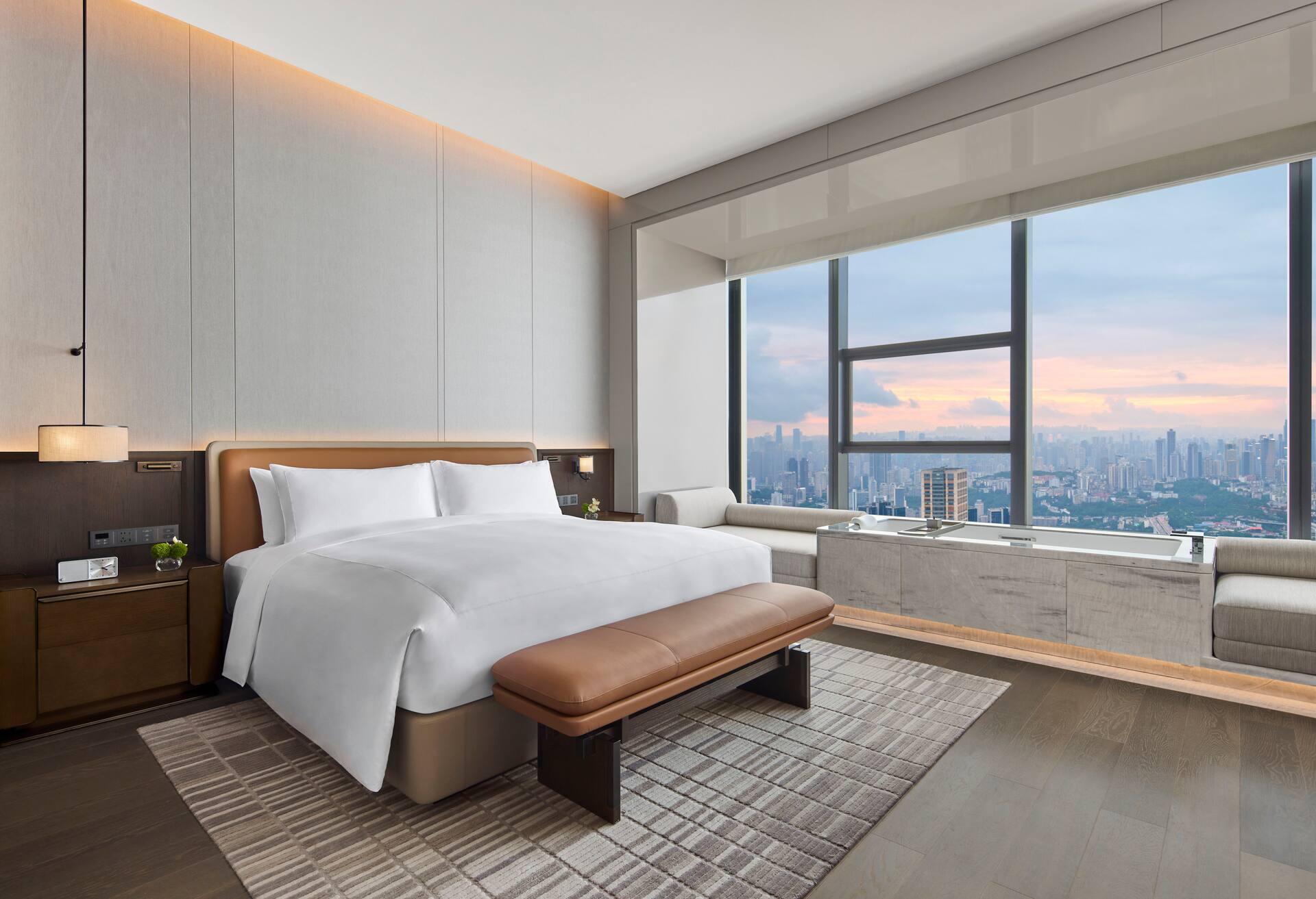 City View Room with Window-side Bathtub