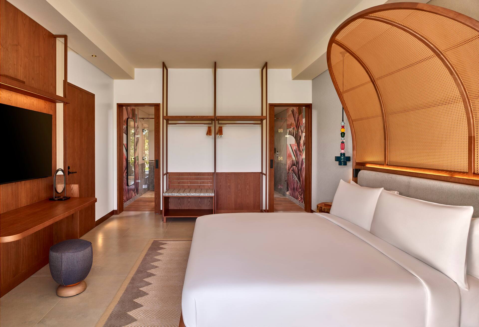 King One Bedroom Suite thumbnail 5