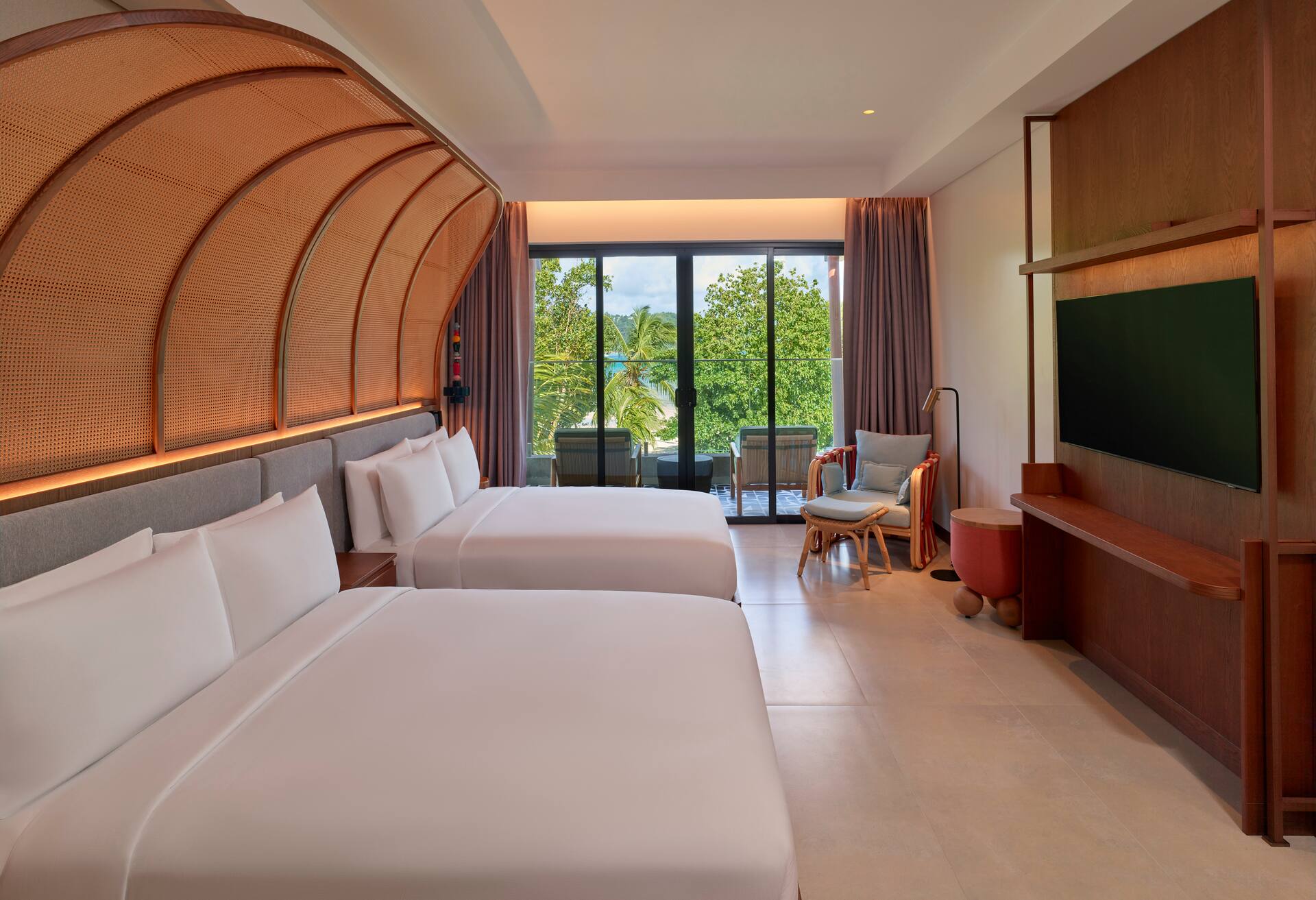 King Two Bedroom Suite thumbnail 5