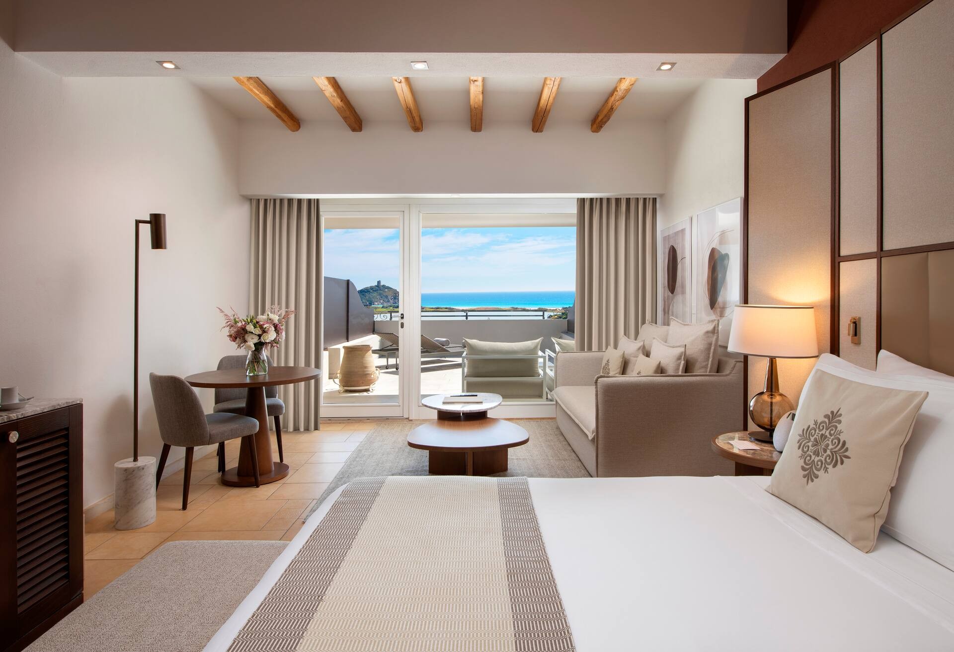 King Grand Deluxe Room with Sea View thumbnail 5