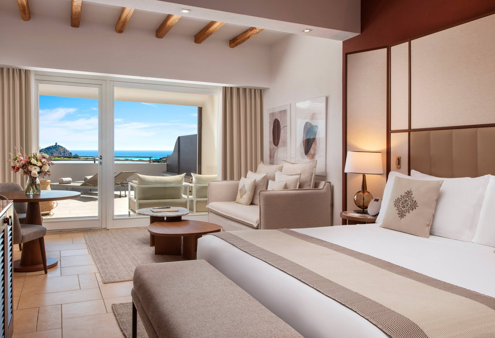 King Grand Deluxe Room with Sea View thumbnail 6