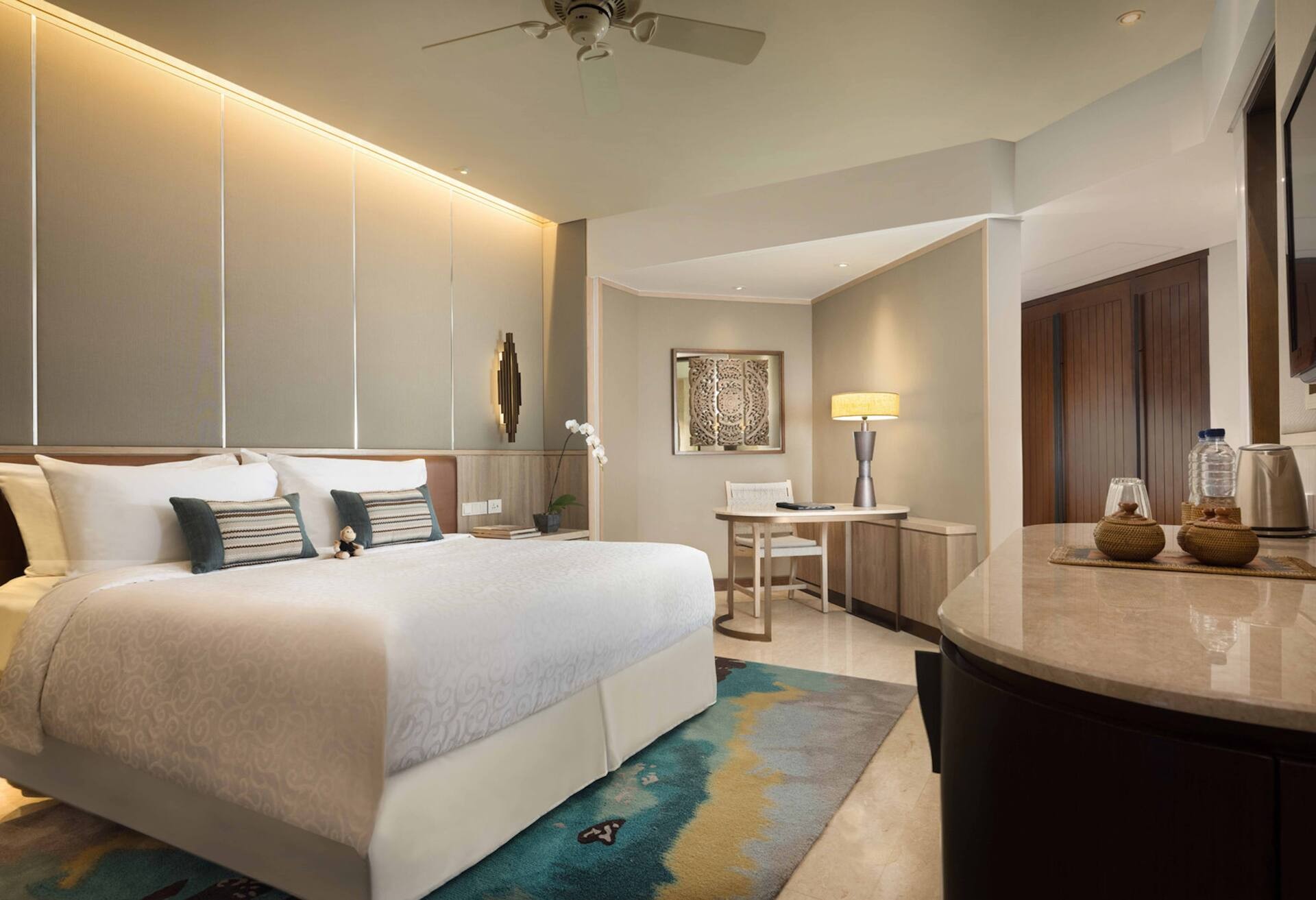 Deluxe King Resort Room photo 2