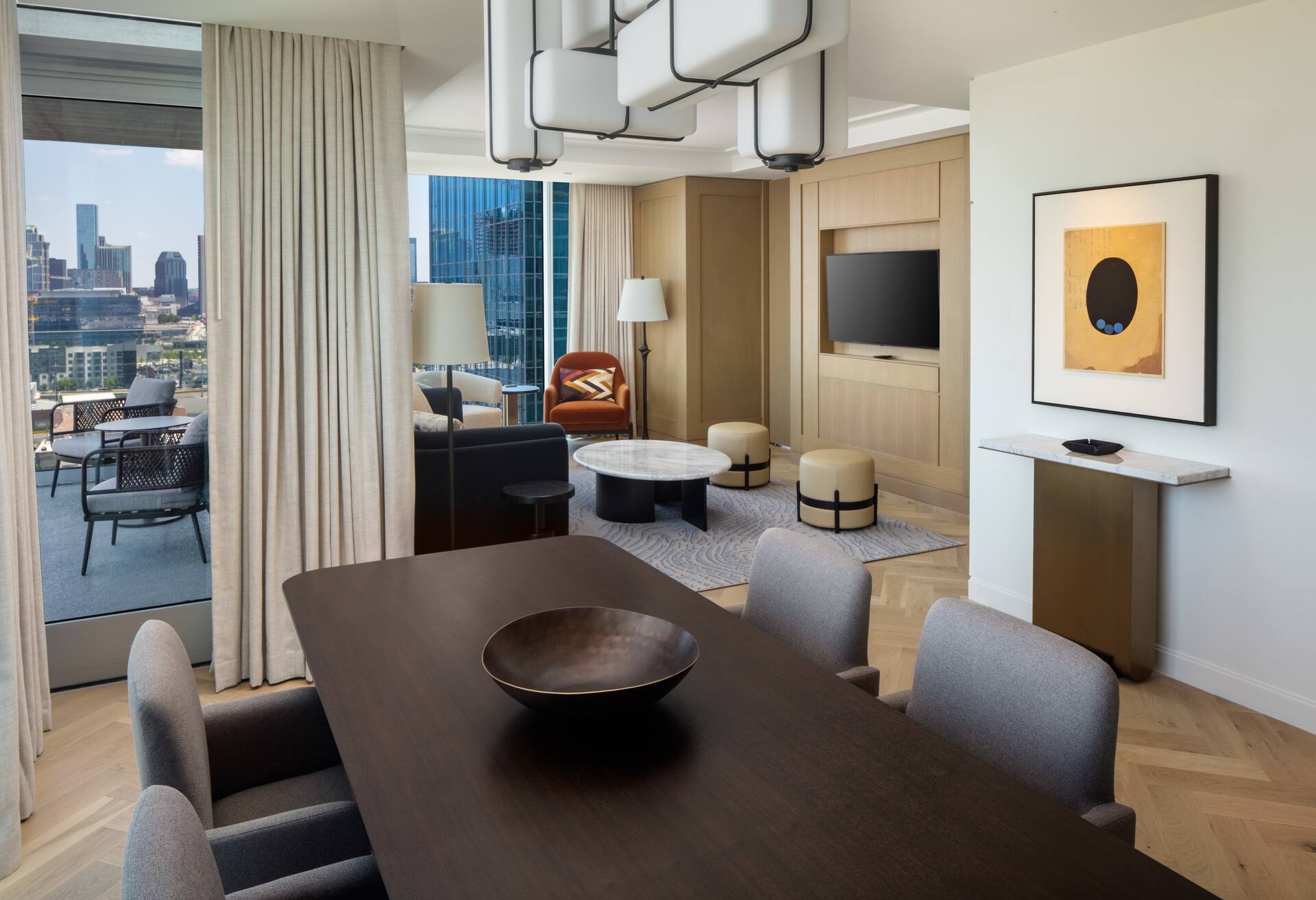 Corner One Bedroom Suite - One King Bed