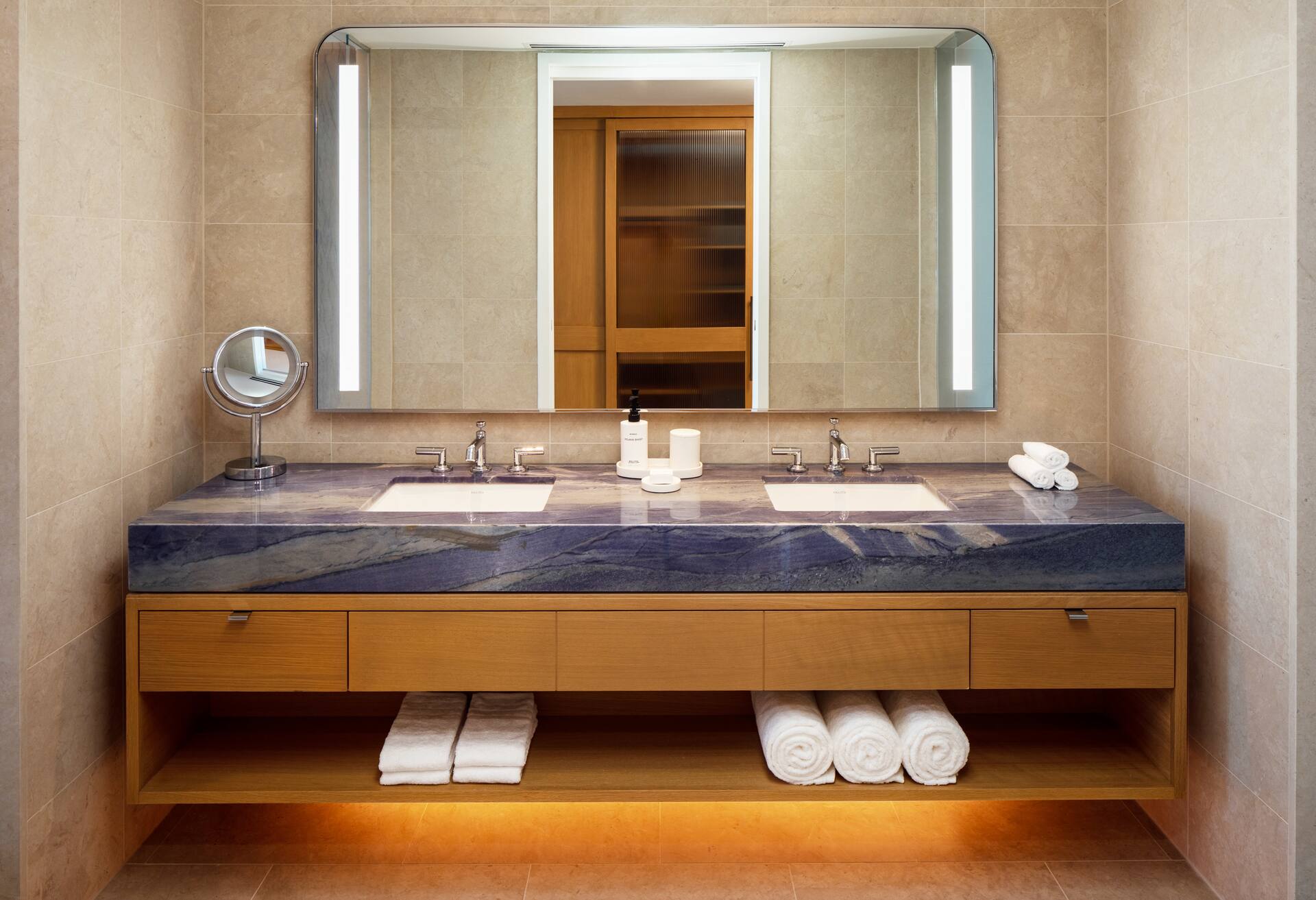 Conrad Suite thumbnail 6