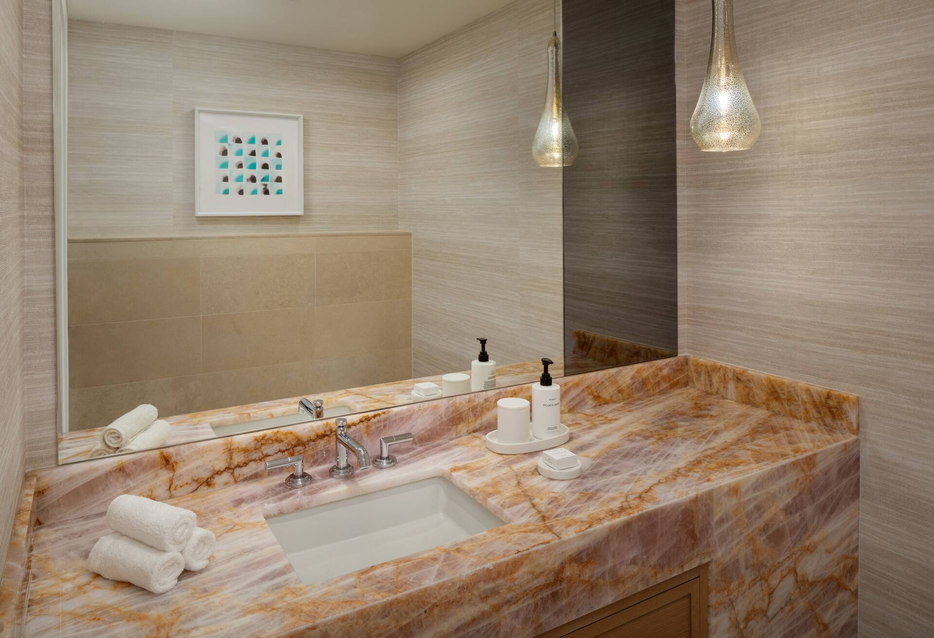 Conrad Poolside Suite Mobility Access 3x3shwr