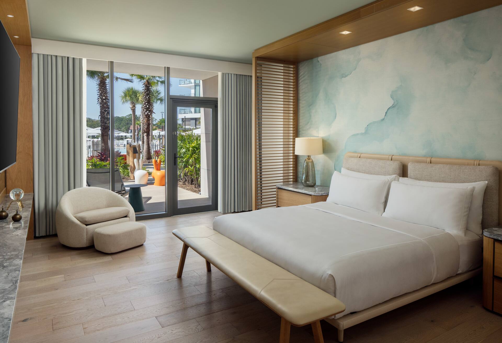 Conrad Poolside Suite Mobility Access 3x3shwr