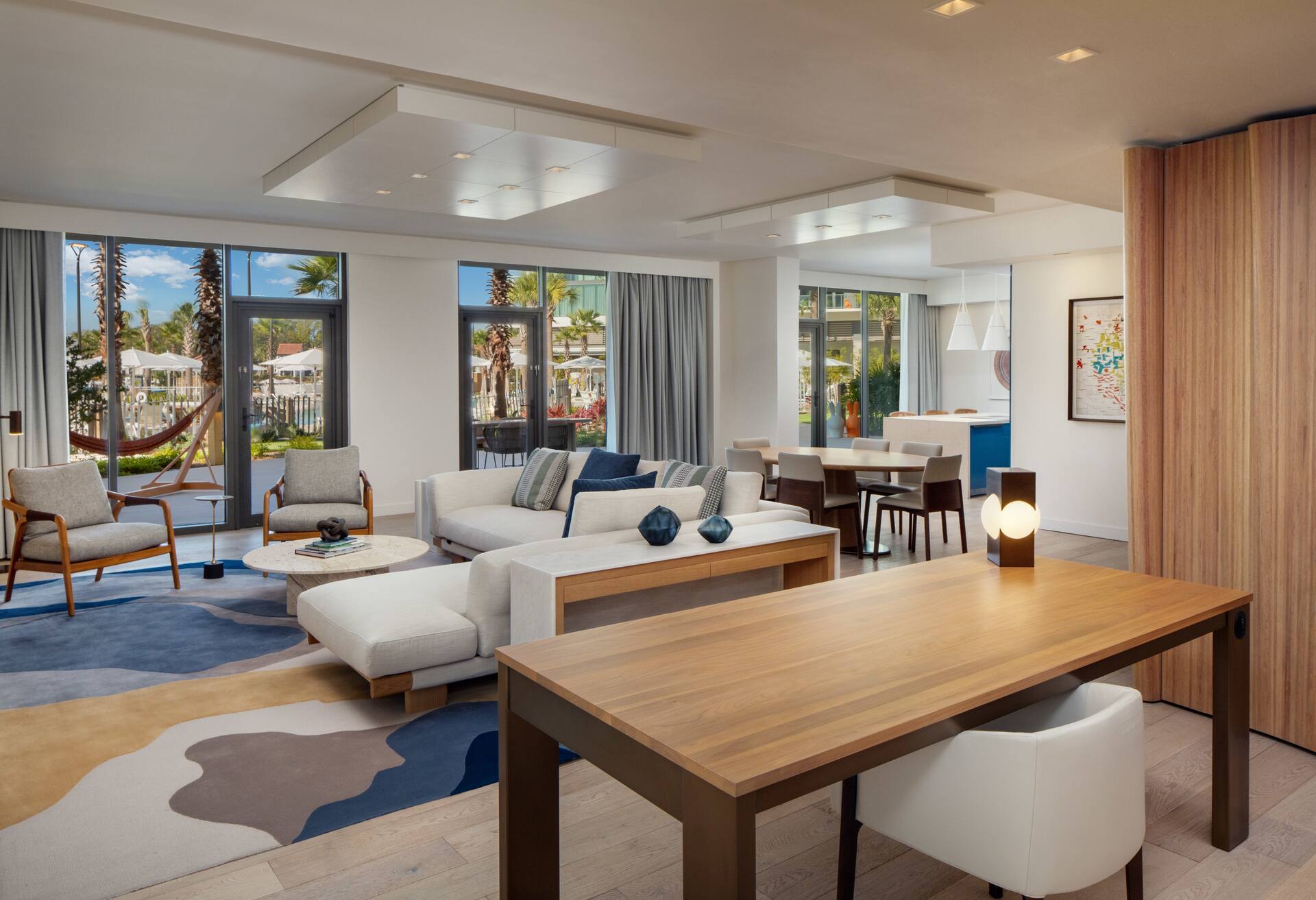 Conrad Poolside Suite Mobility Access 3x3shwr