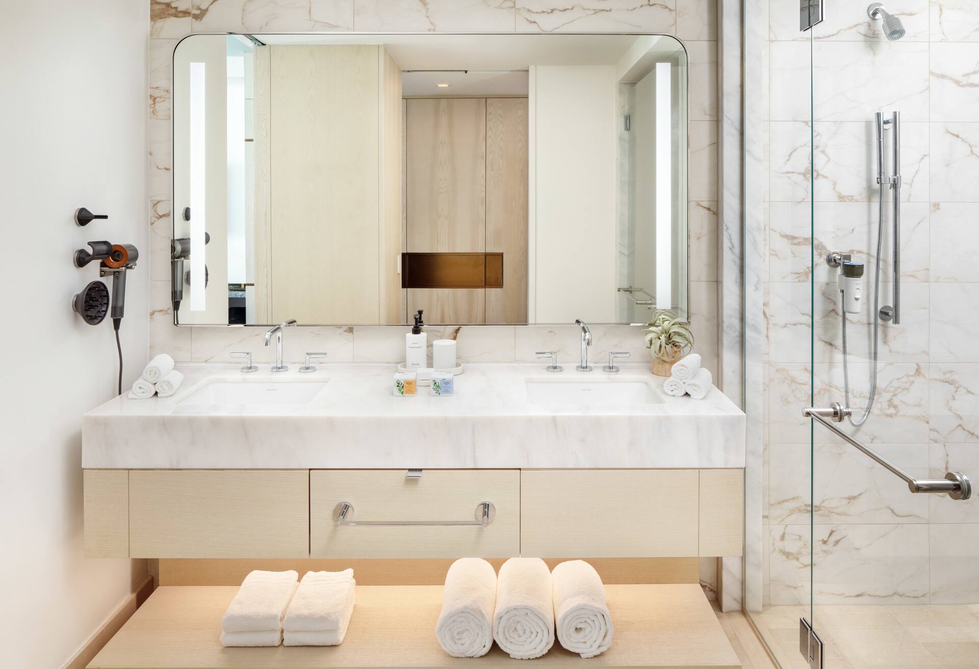 Wellness King Guestroom