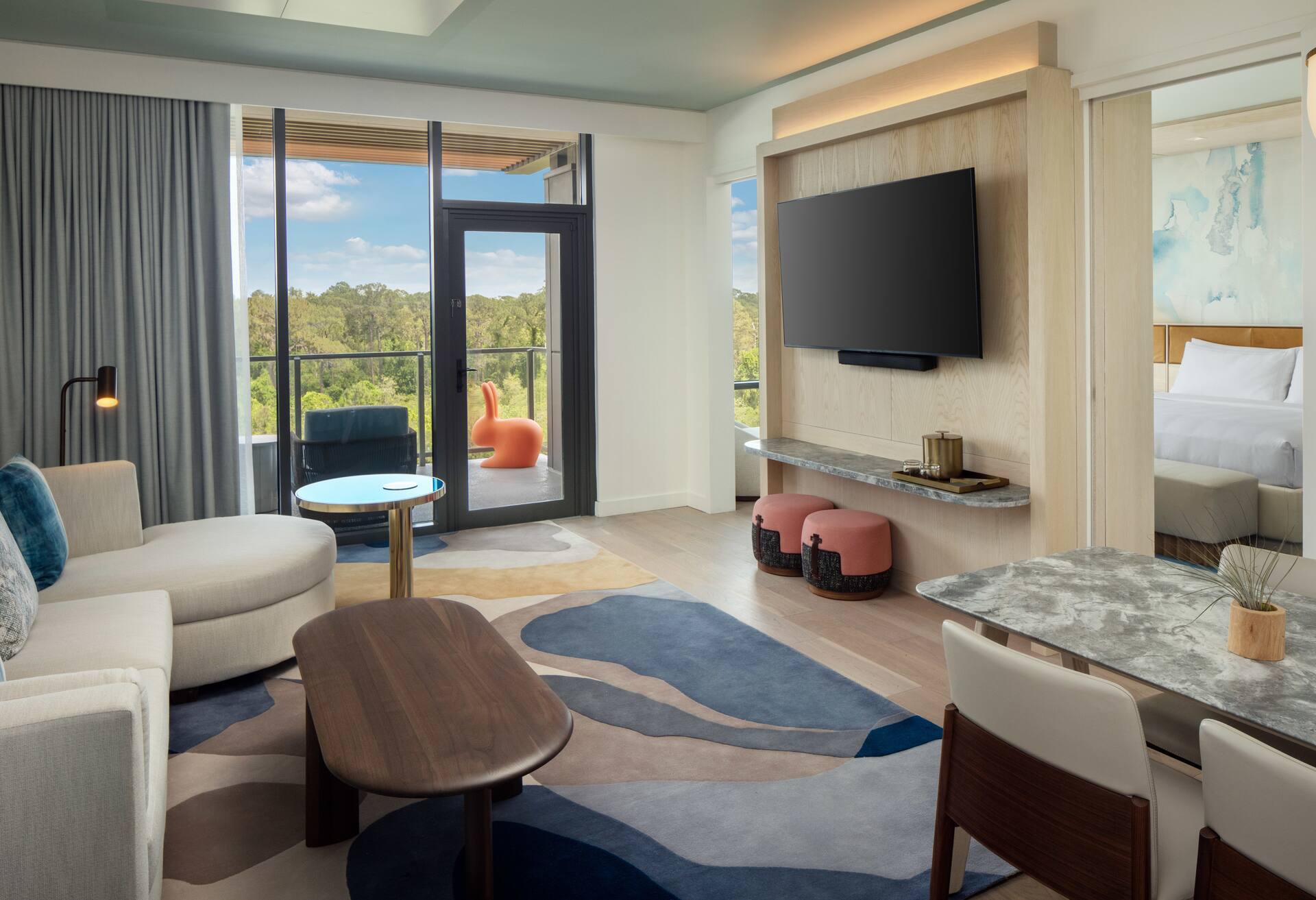 Two Bedroom Suite 1 King 2 Queen with Balcony thumbnail 6