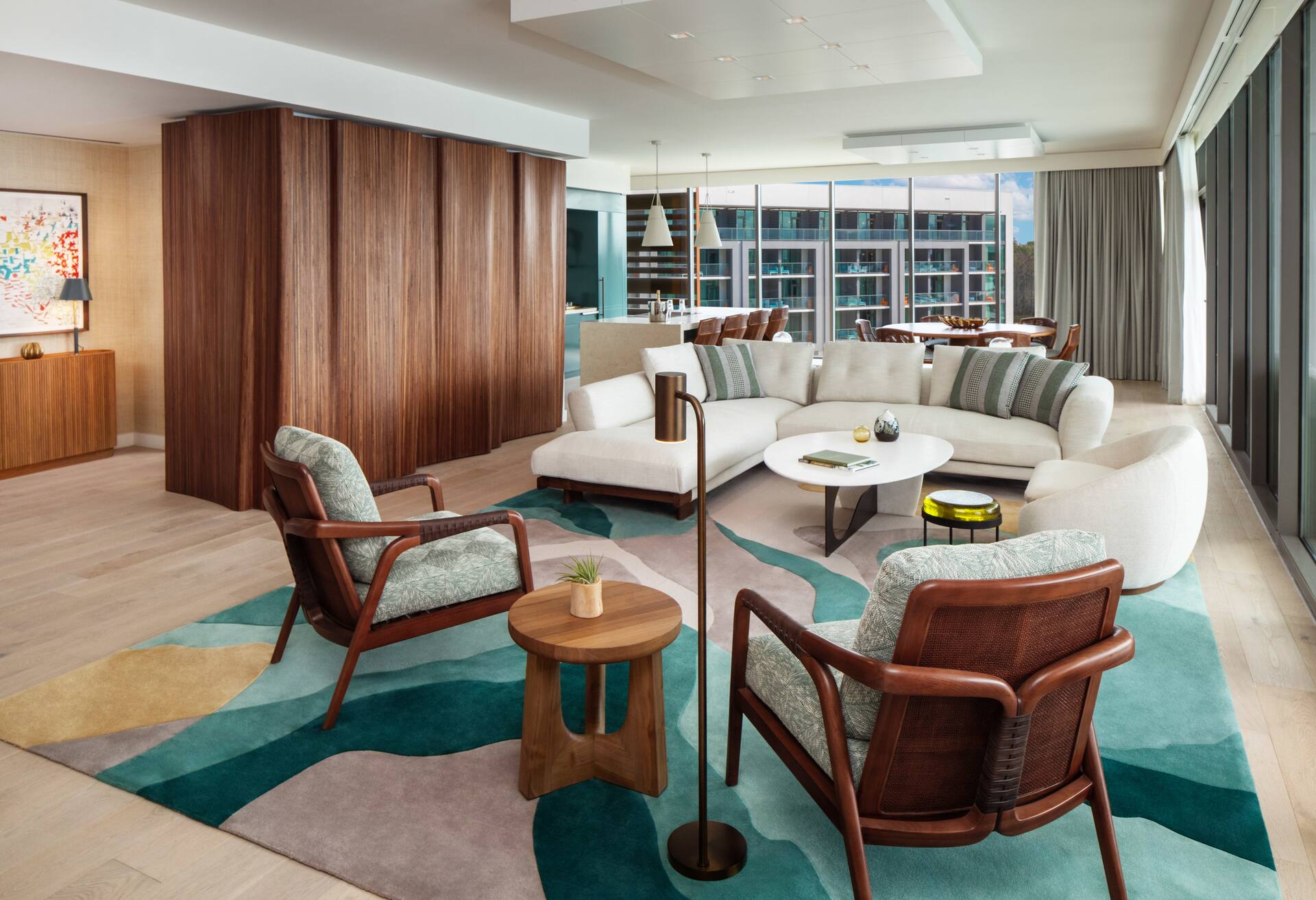Presidential Suite Kg Mob/hear Access Ri Shwr