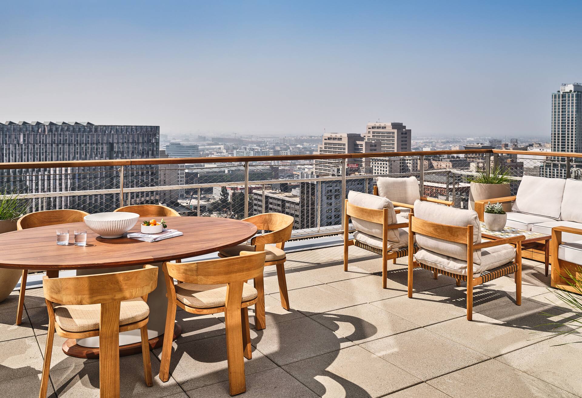 Skyline Penthouse Presidential Ste 1 King Bd thumbnail 5