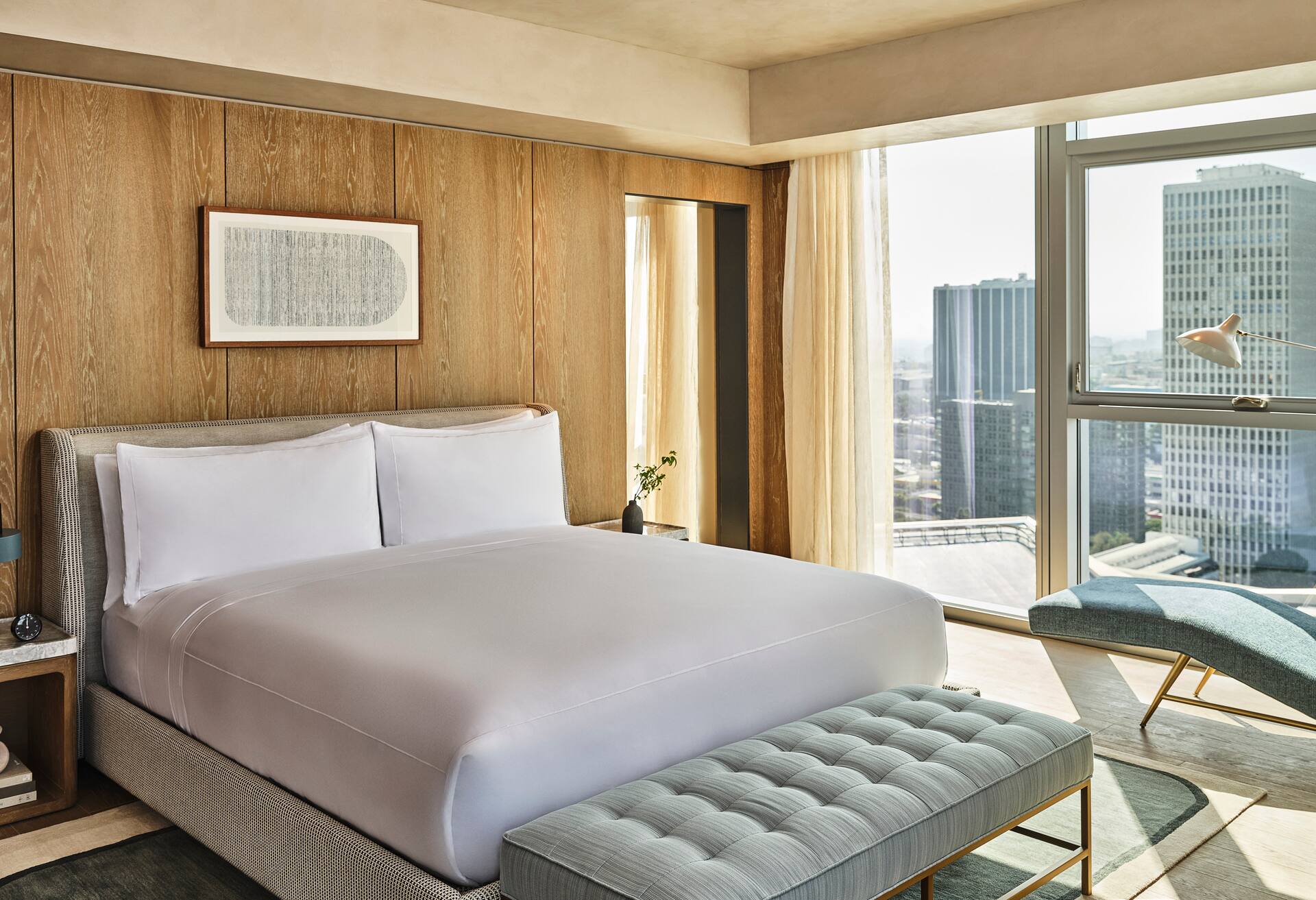 Conrad Penthouse Suite 1kg Bed thumbnail 5