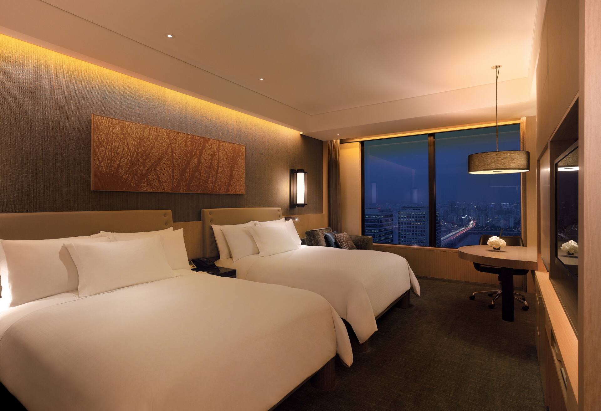 2 Queen Beds Deluxe Room City/river View