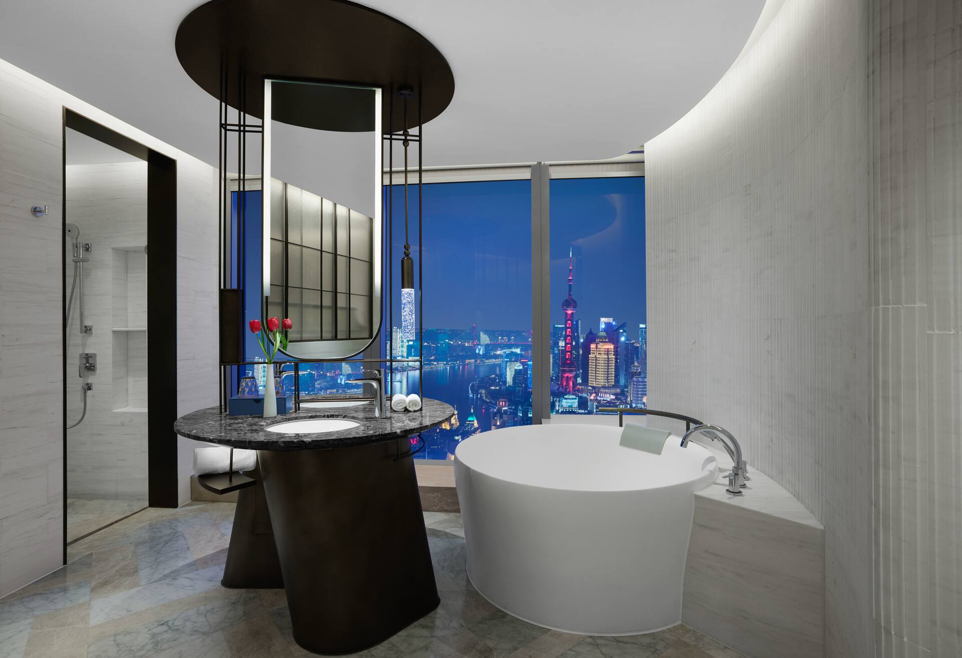 King Premium Bund View Suite thumbnail 6
