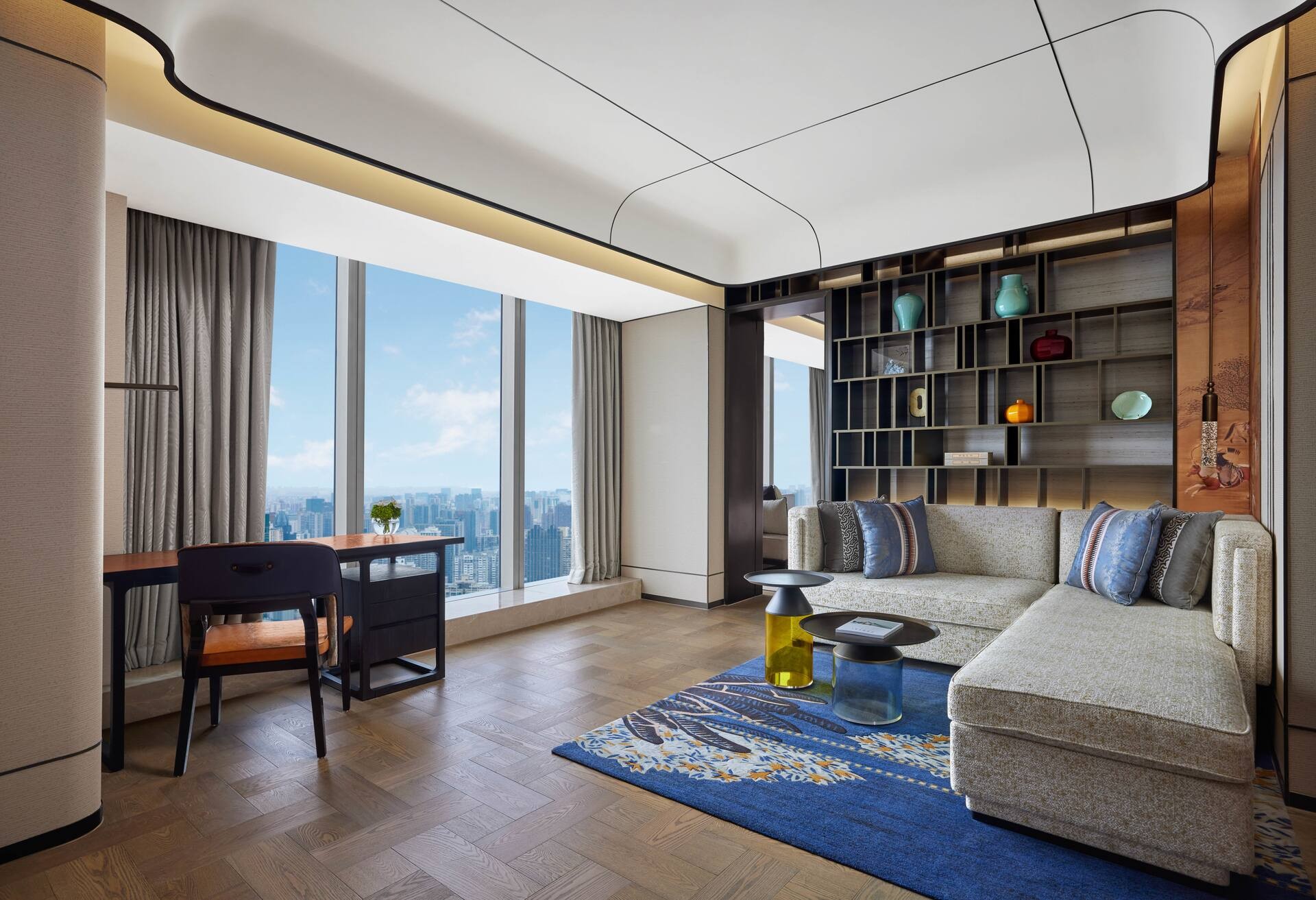 King Premium Bund View Suite